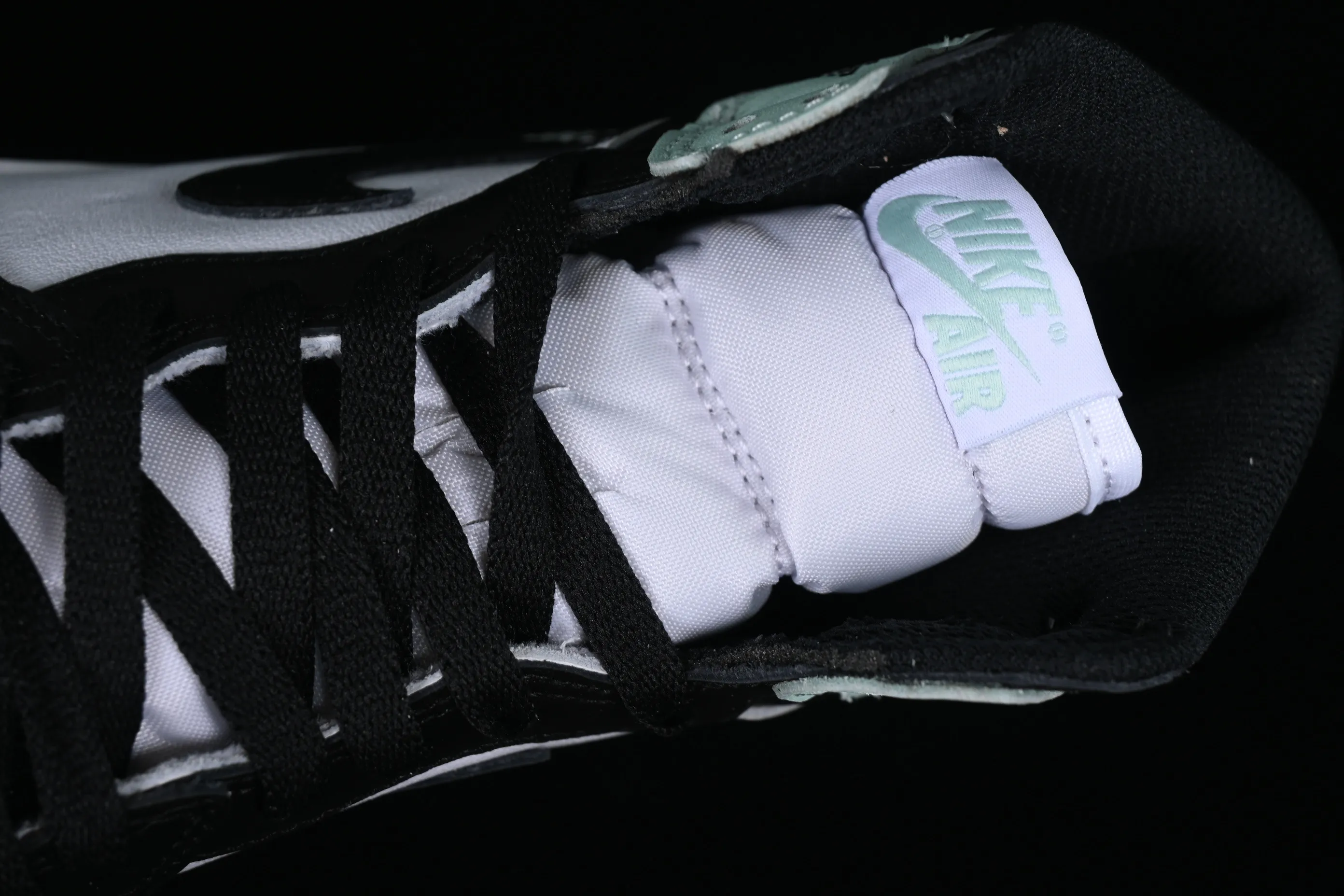 All categories Air Jordan Jordan series basketball shoes Air Jordan 1 High GX foreign trade version Air Jordan 1 Retro High OG "lgloo" AJ1 Joe 1 mint green 861428-100